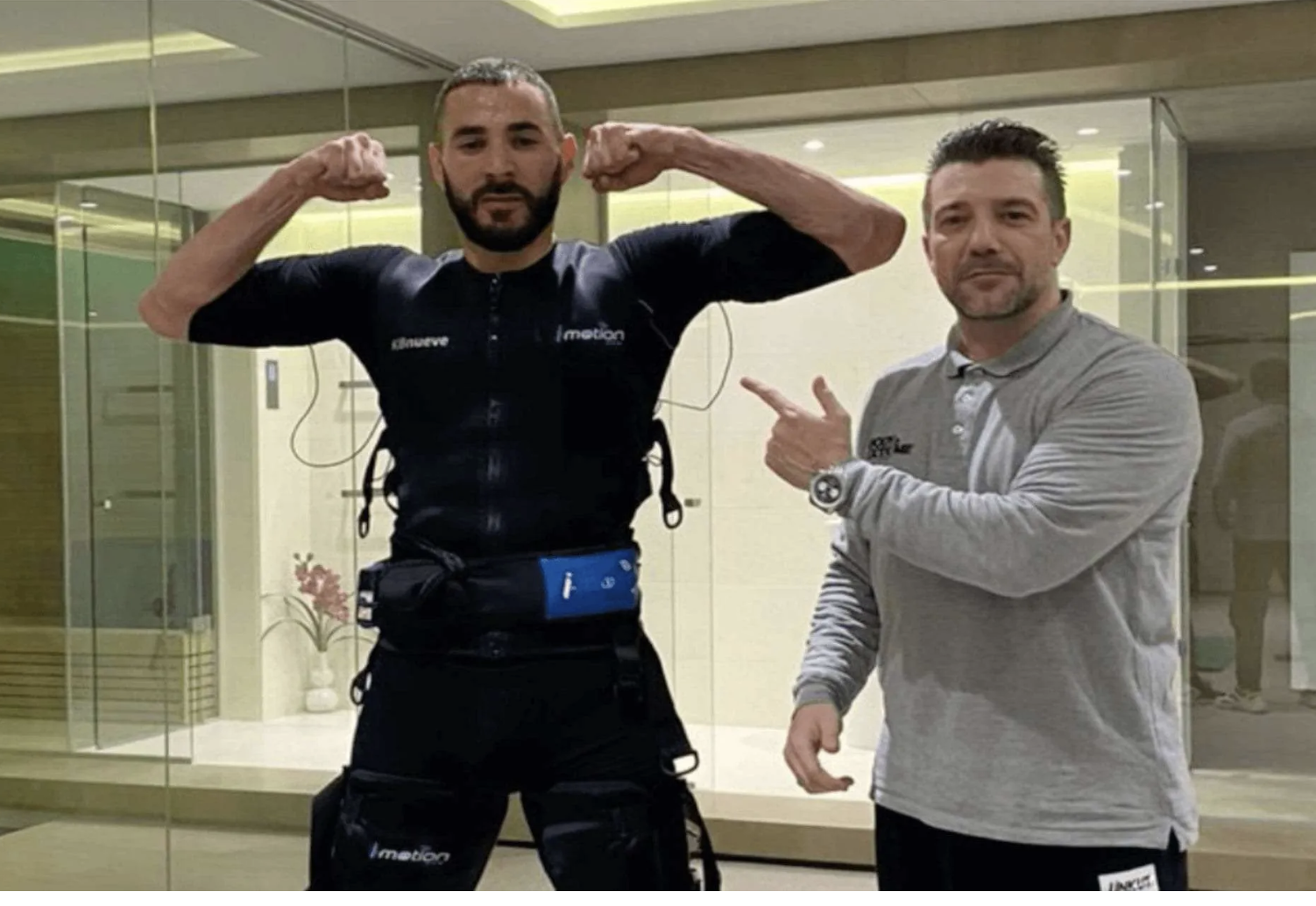 Karim Benzema i i-motion EMS-dräkt med personlig coach